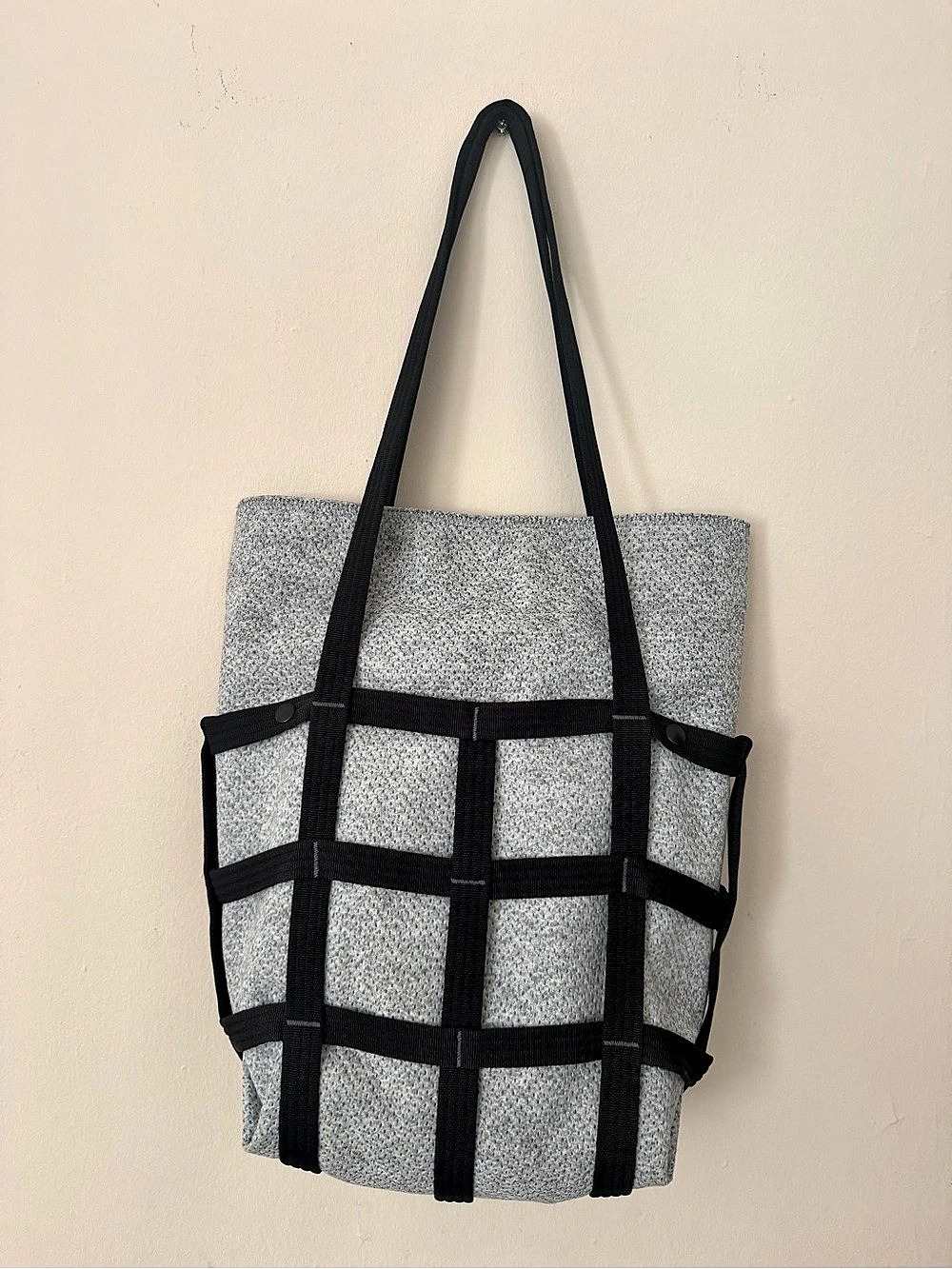 Nike One Tote Bag (25L) ) Gray & Black Tote